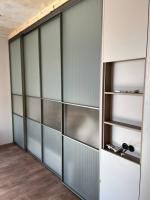Loft_Premium Шампань Стекло Moru матовое белое + ESTRIADO посередине 